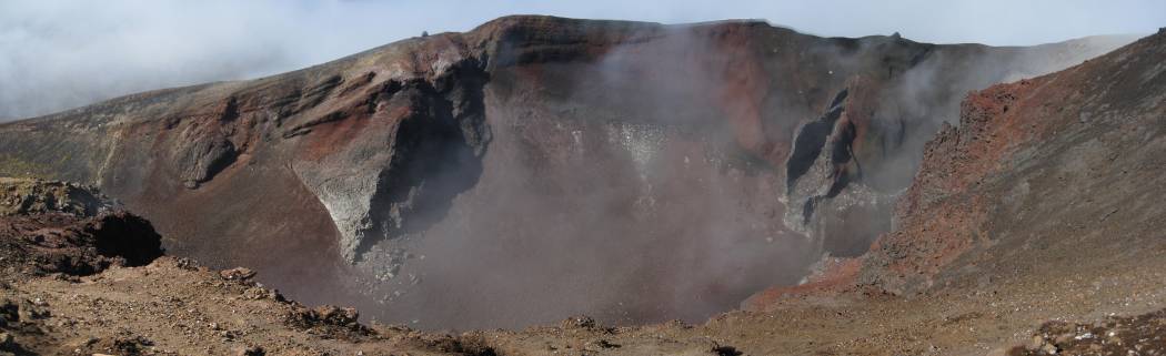 2008-03-26 Red Crater tijdens Tongariro Crossing (48K)