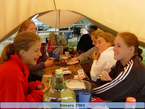 057.Rest vd groep legde gezellig een kaartje - 2426.jpg