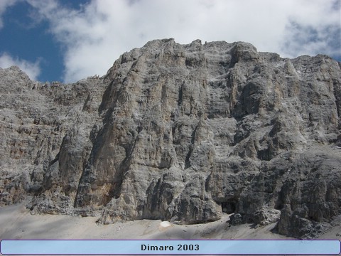 108.Typisch rotsgebergte van de Dolomieten - 2480.jpg