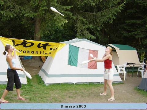 171.Marieke en Mette gaven een voorstelling - 2550.jpg