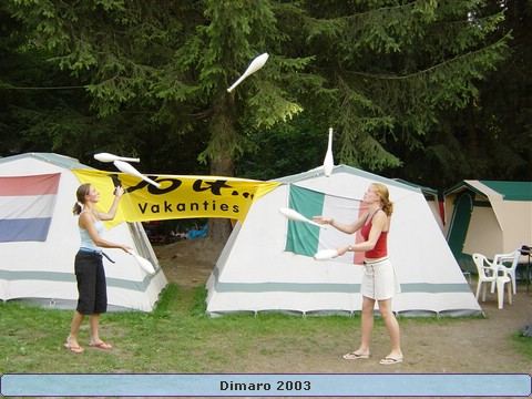 172.Het ziet er makkelijk uit als zij jongleren - 2551.jpg